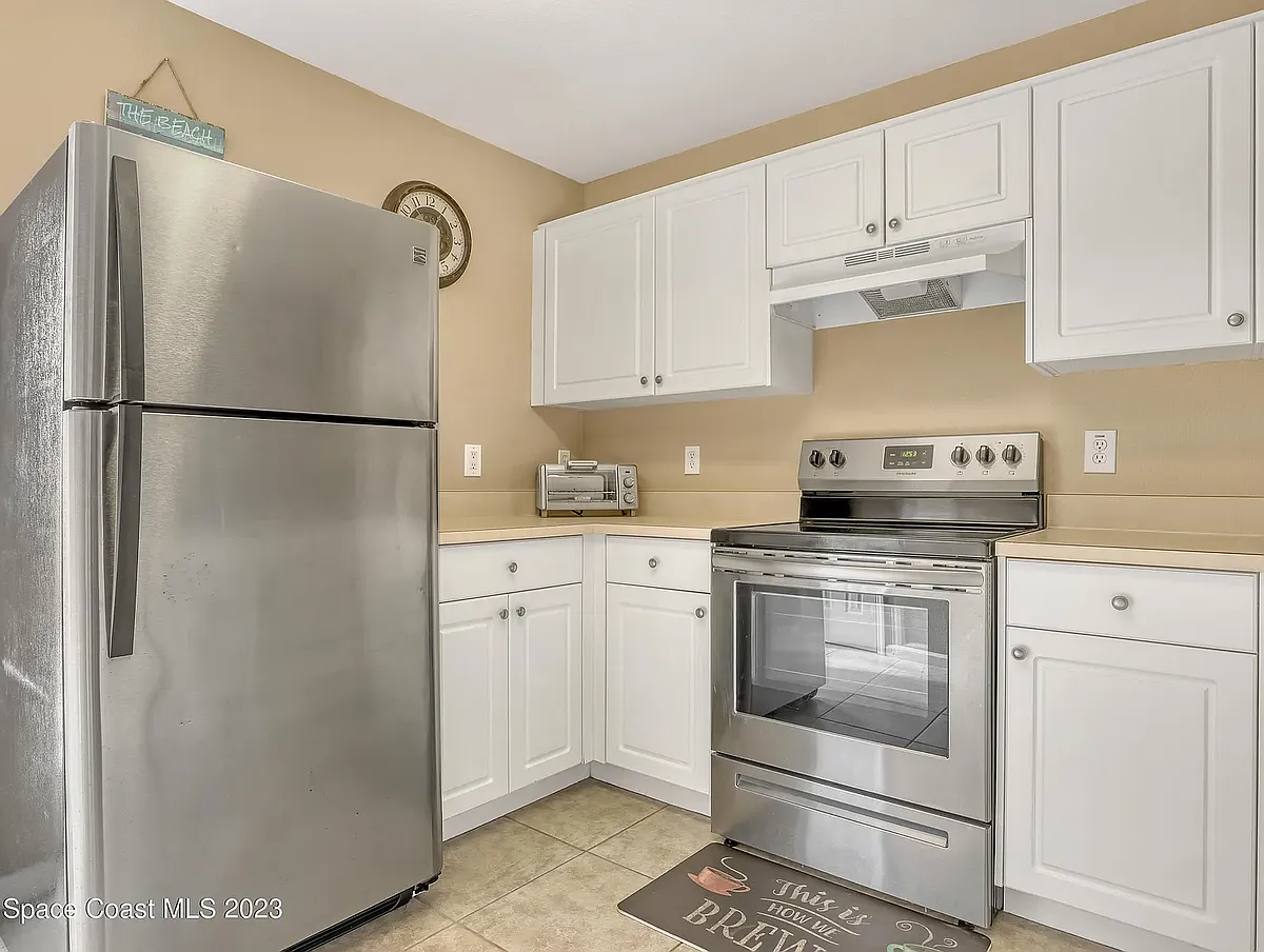 Building Photo - 990 Luminary Cir #103