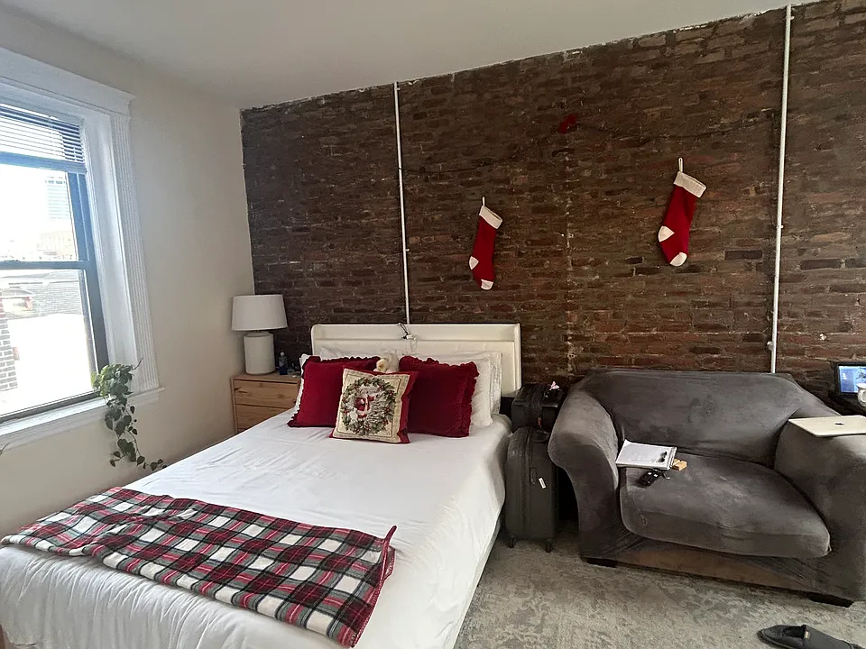 39 Hemenway St #11