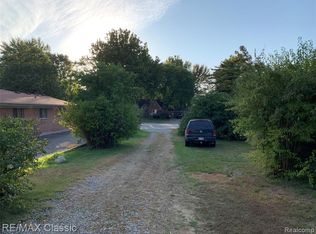 1021 S Merriman Rd, Westland, MI 48186