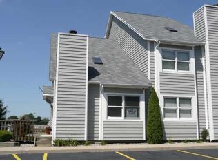 1579 N Oakhill Dr, South Bend, IN 46637