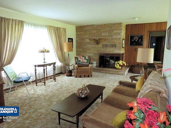 4th image of 120 Riverview Hts