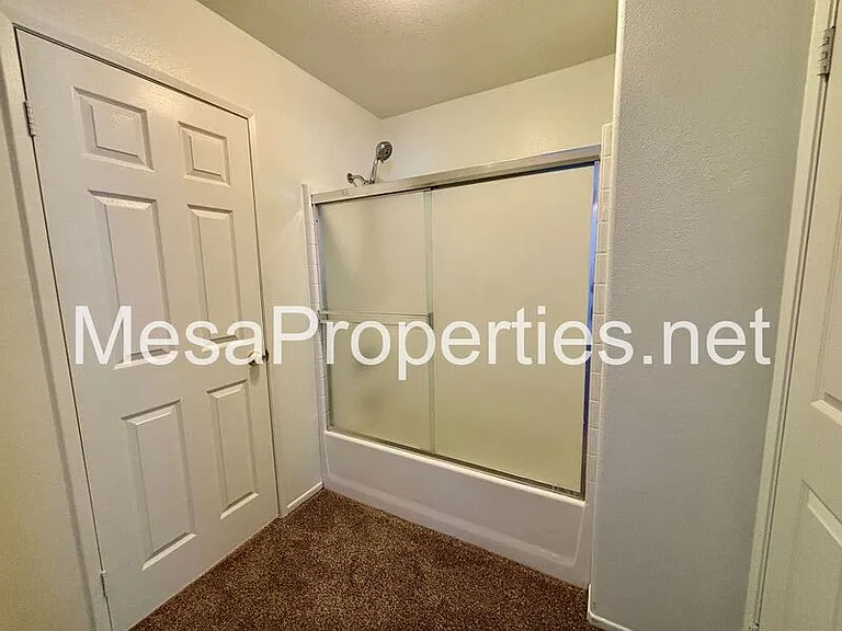 15083 Brown Ln — Photo 10
