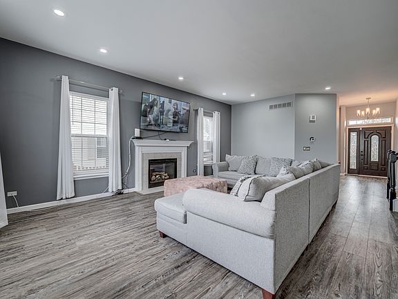 5th image of 7503 Rosewind Dr