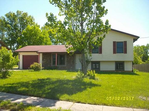 2nd image of 743 Sommerset Dr