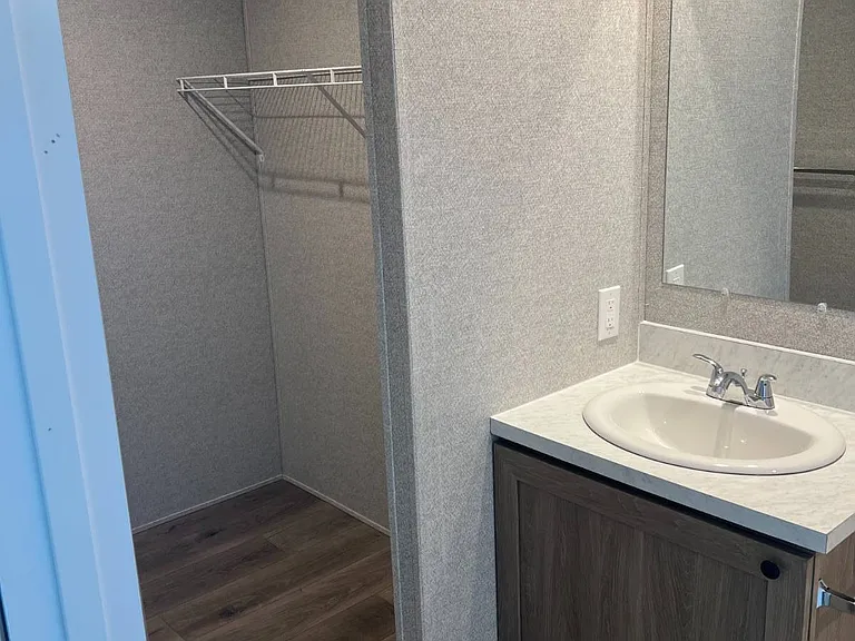 200 E Zora St #19 — Photo 4
