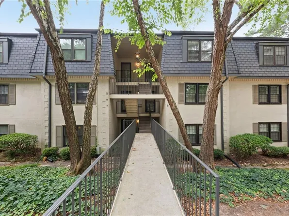 11 Glenald Way NW, Atlanta, GA 30327