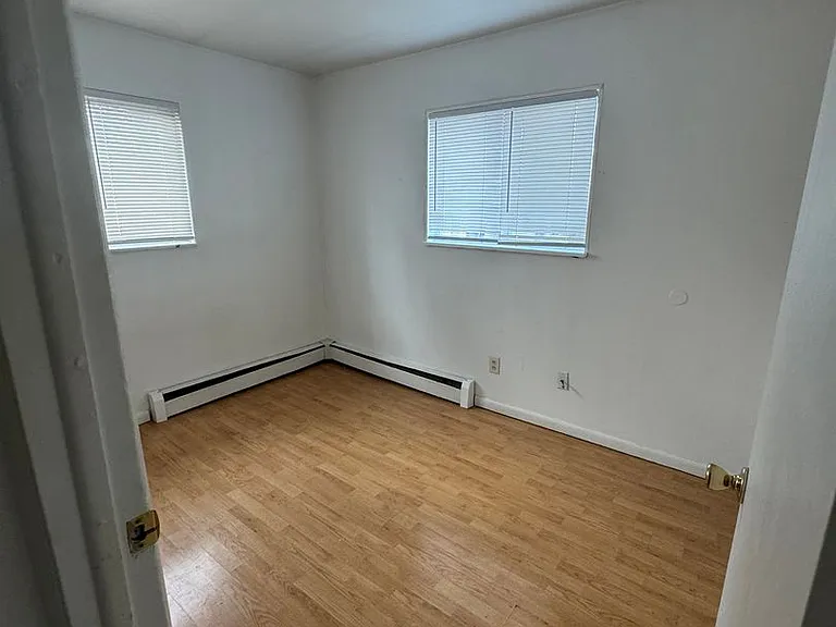 1707 S Huntington Dr — Photo 6