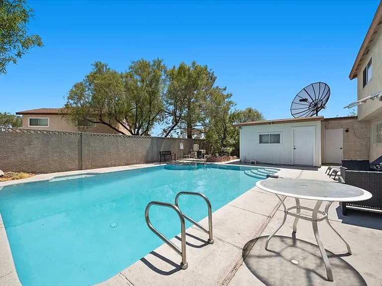 3618 Redwood St — Photo 41