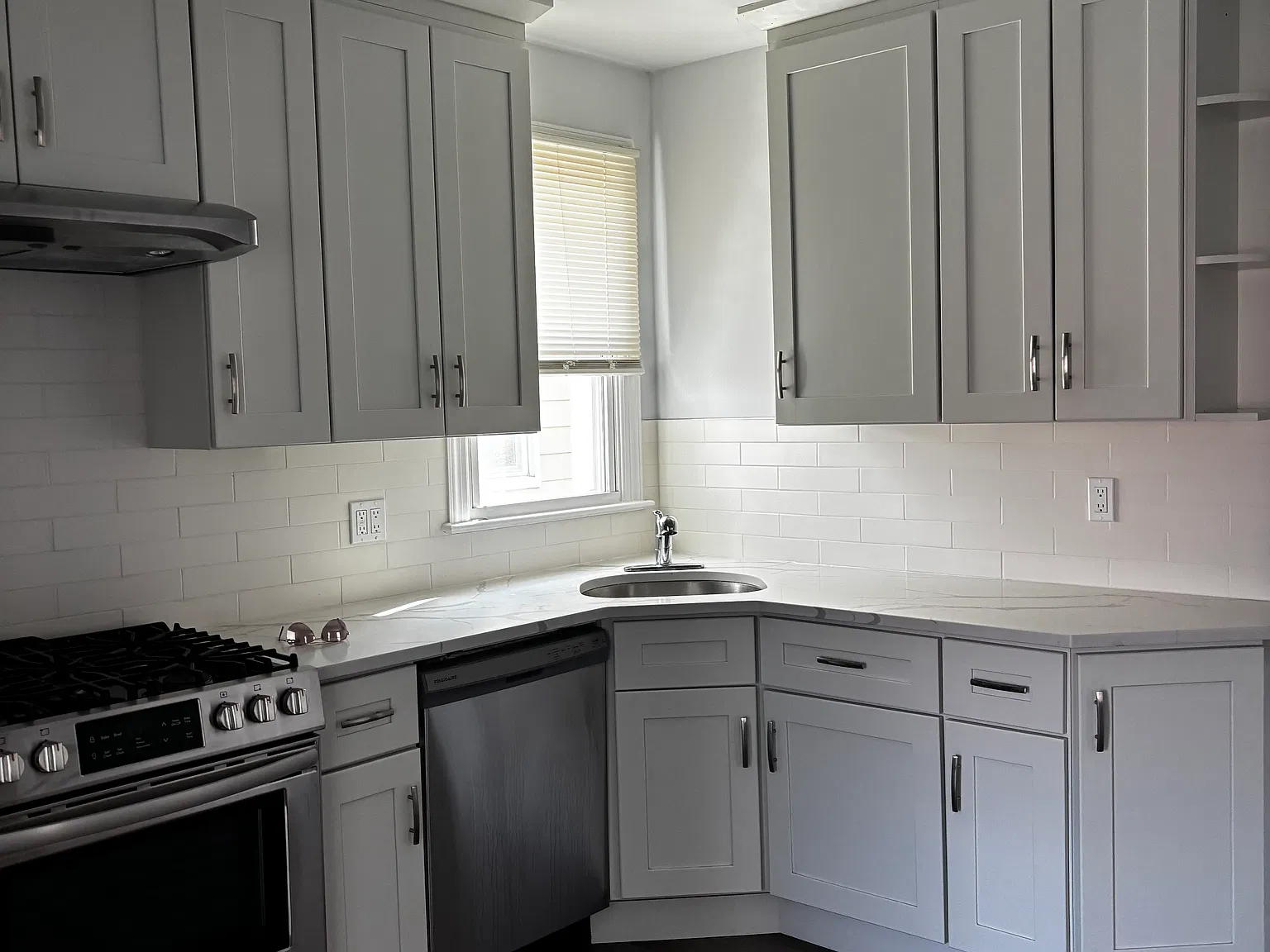 2 bed, $2,700 — Photo 4