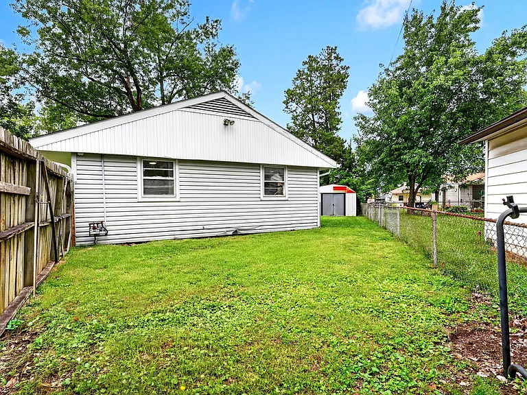 2844 Westlawn St — Photo 34