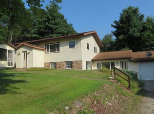 120 Division Ct, Iola, WI 54945