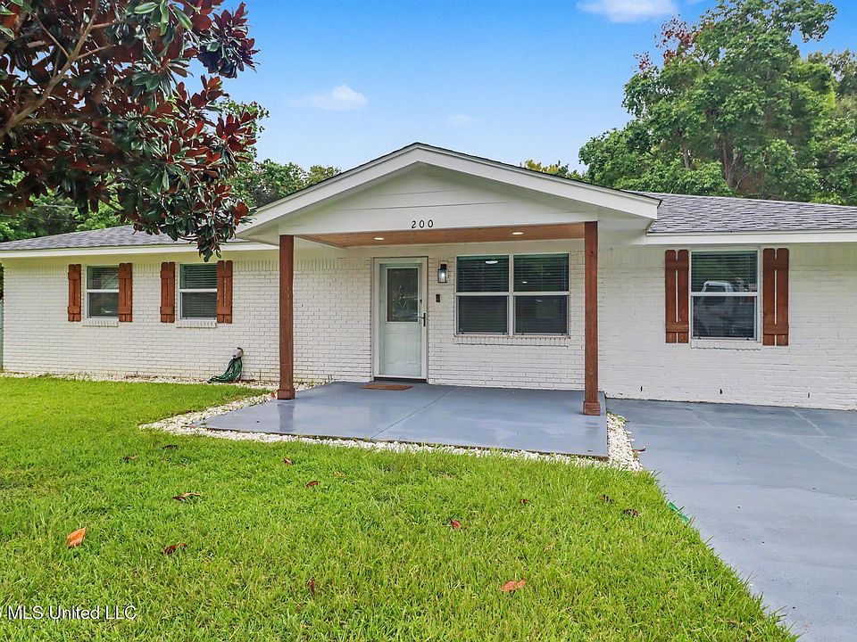1st image of 200 Beverly Dr