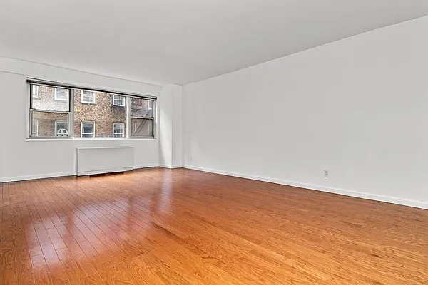 Rented by Emerson Realty NY LLC | media 9