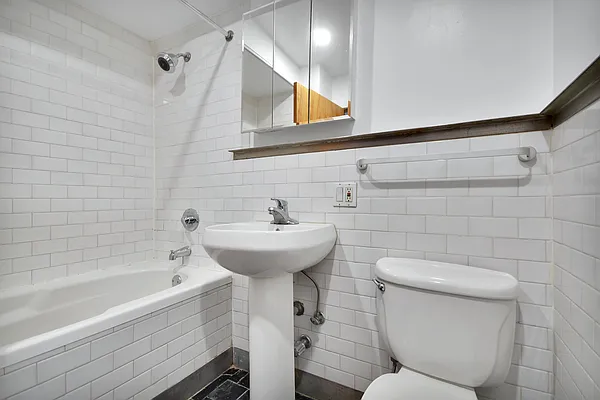 Rented by Compass | media 7