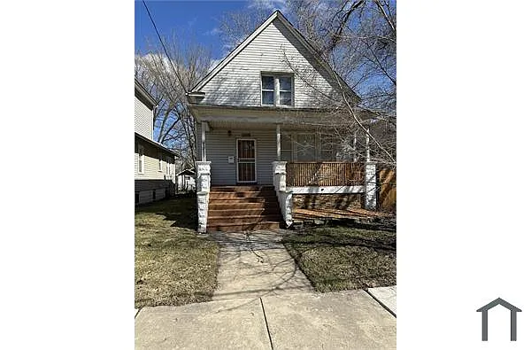 13845 Park Ave photo 1