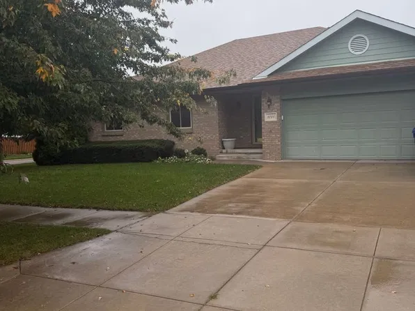 8000 Glynoaks Dr, Lincoln, NE 68516