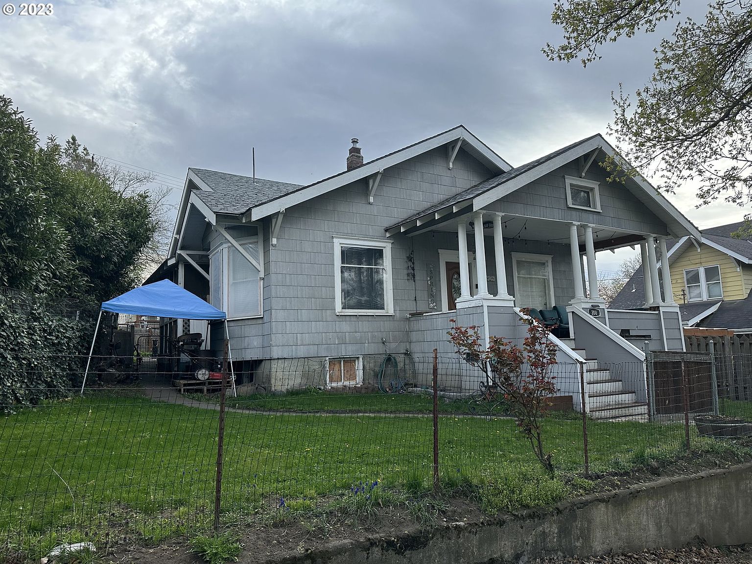208 E 9th St, The Dalles, OR 97058 Zillow