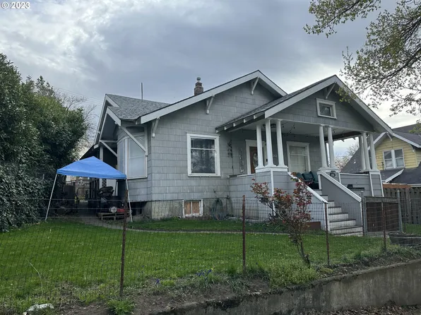 208 E 9th St, The Dalles, OR 97058