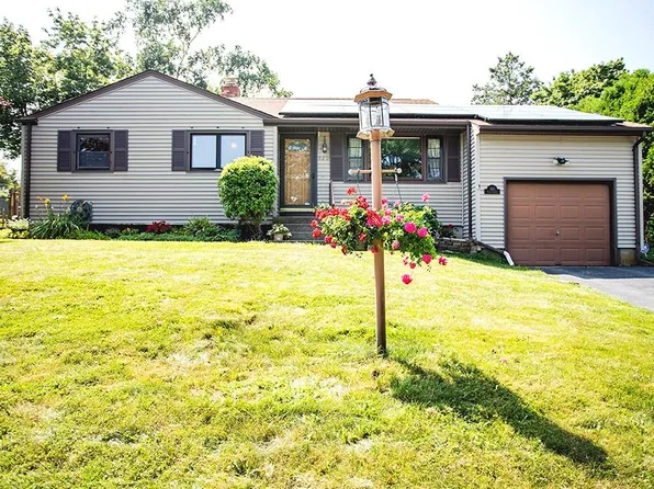 320 Water St, Portsmouth, RI 02871