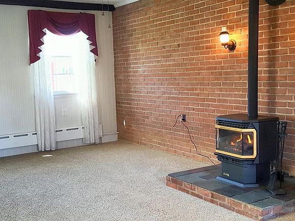 4th image of 134 Saylor Ln