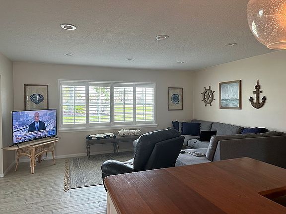 5th image of 3401 John Anderson Dr