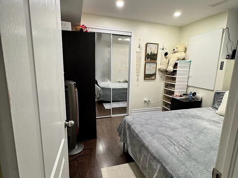 120 Viceroy Cres #2 — Photo 16