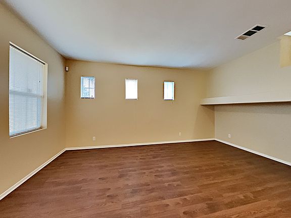 5th image of 1310 Estel Dr