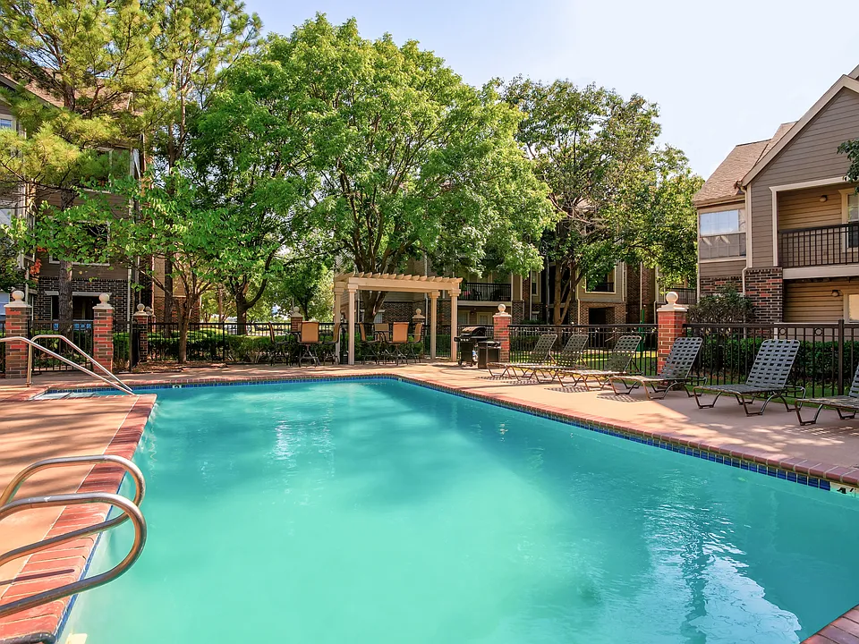 Riverside Park Apartments