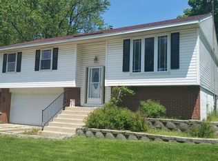 702 Wicker Ave, Streamwood, IL
