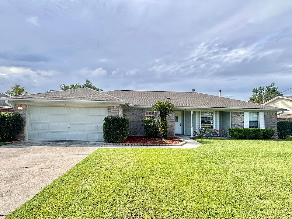 1437 Little Creek Dr