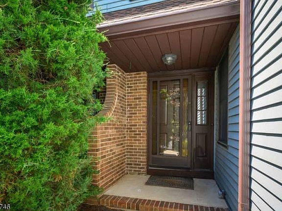 3rd image of 119 Bayberry Dr