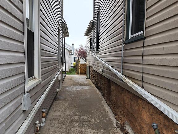3rd image of 504-506 Jefferson St