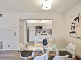 313 Knotty Pine Cir APT A-2, Greenacres, FL 33463