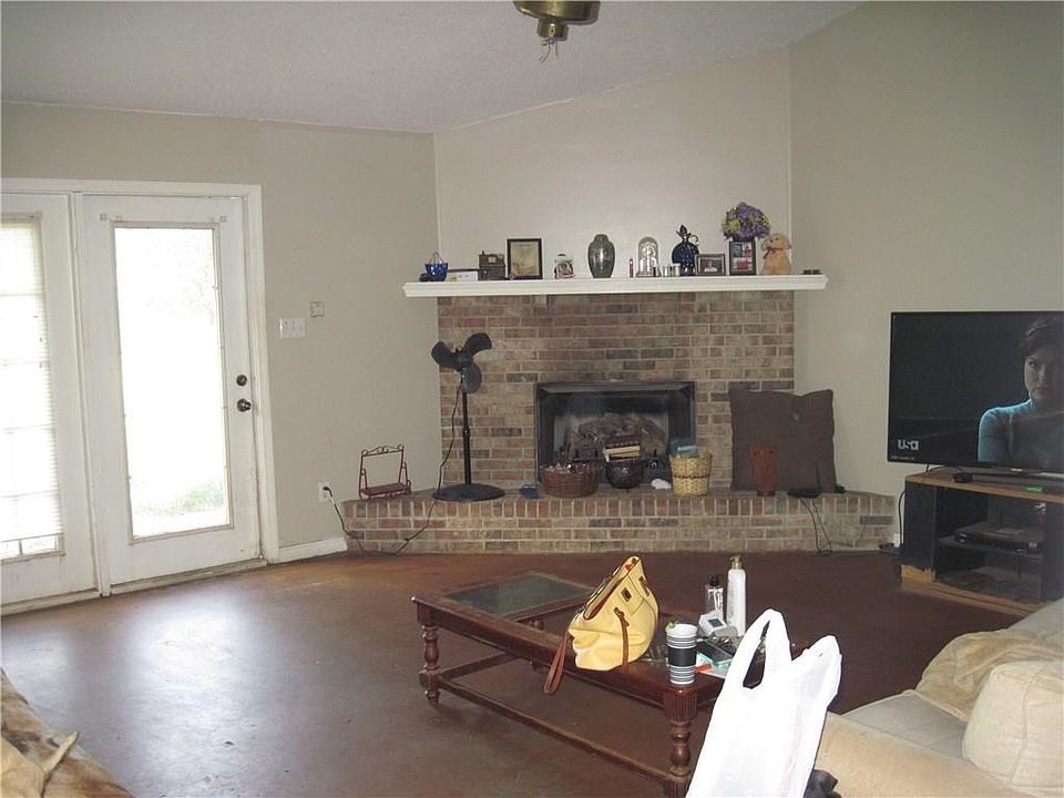 2nd image of 12515 Danner Rd