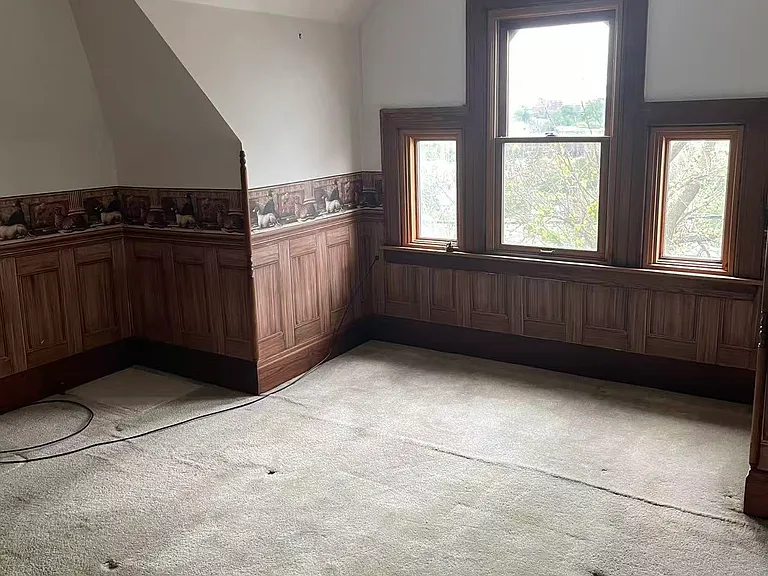 31 Claus Ave — Photo 19