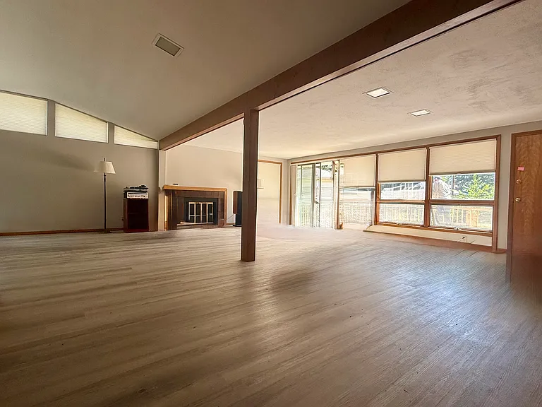 503 Hessel Blvd — Photo 21