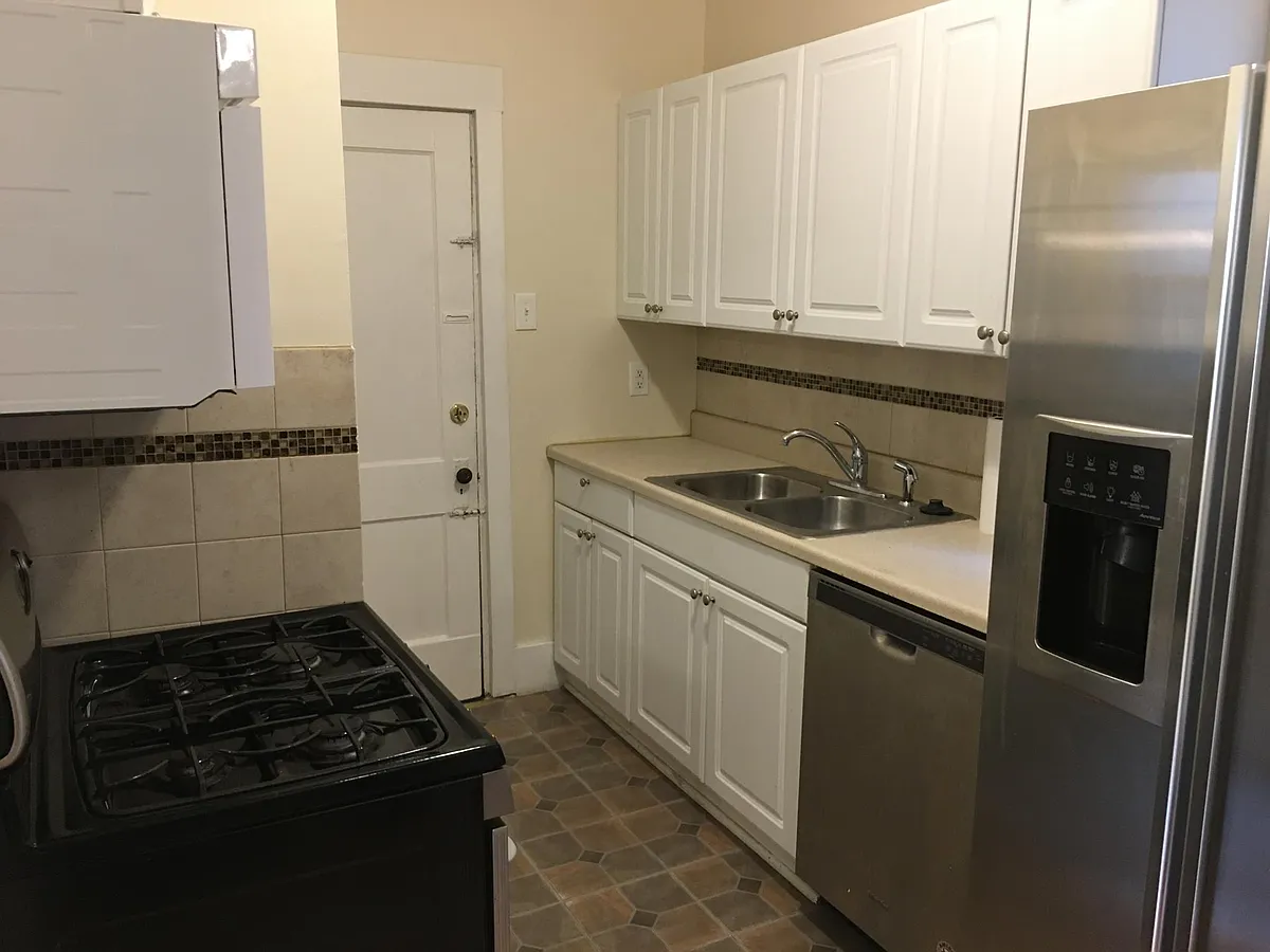 Building Photo - 3327 Humphrey St #2F