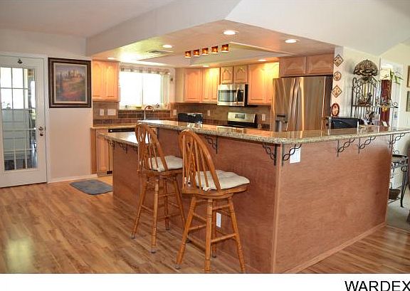 5th image of 2131 Delaware Dr