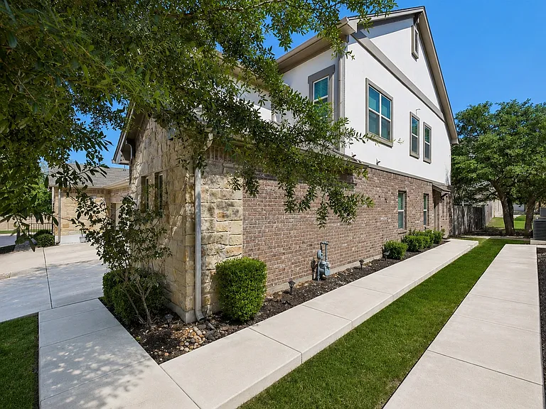 2304 S Lakeline Blvd #251 — Photo 3