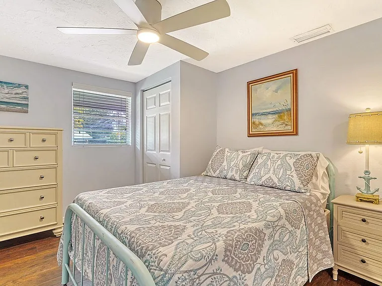 6061 Border Ln — Photo 25