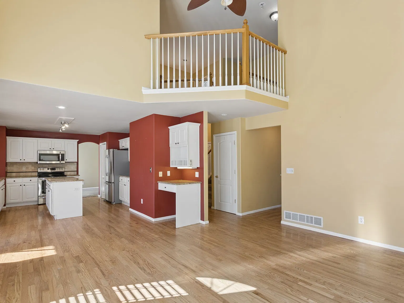 4 bed, 3268 sqft, $3,250 — Photo 2