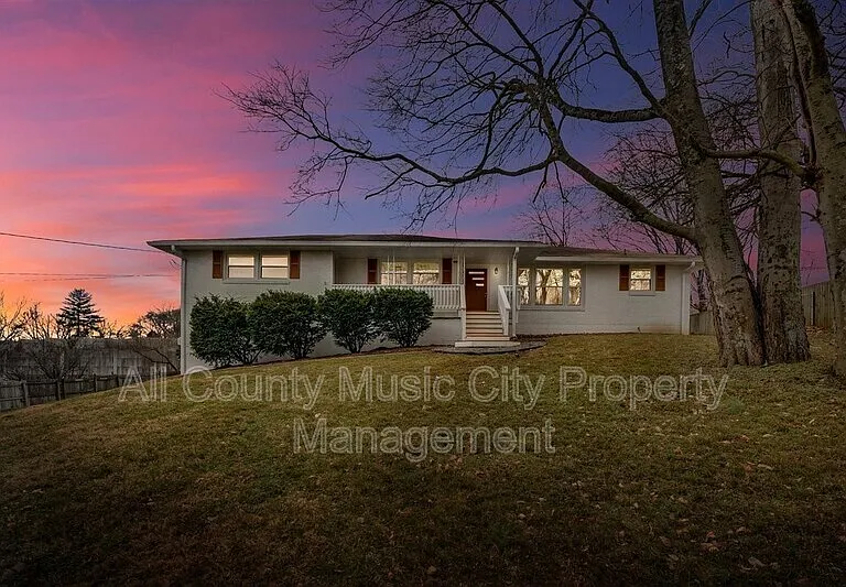 209 Rhine Dr — Photo 30