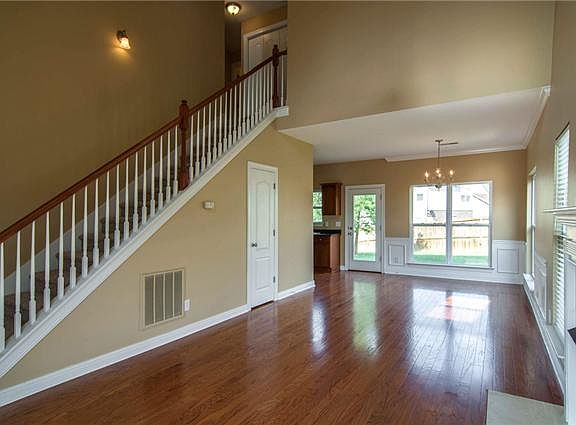 4th image of 7036 Bridgeport Dr