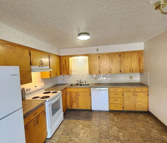 605 S Grand Ave #L — Photo 17