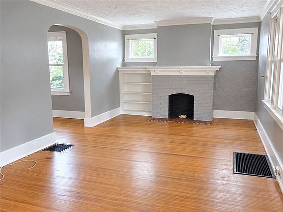 3rd image of 122 Holcroft Rd