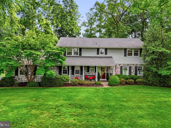 1445 Georgian Dr, Moorestown, NJ 08057