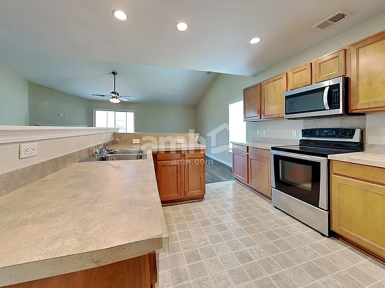 154 Decatur Dr — Photo 4