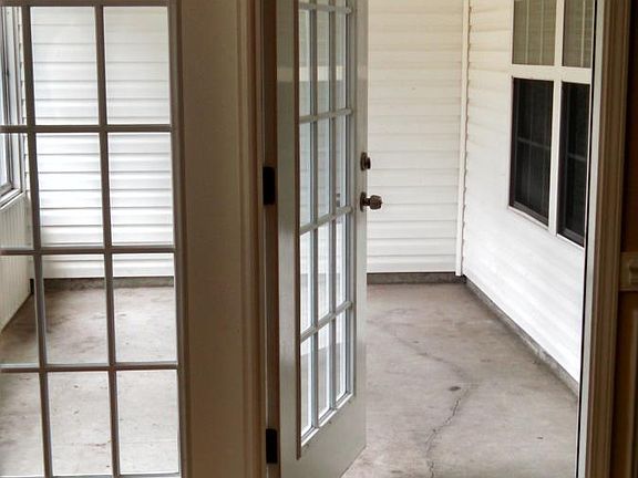 SCREENED PORCH