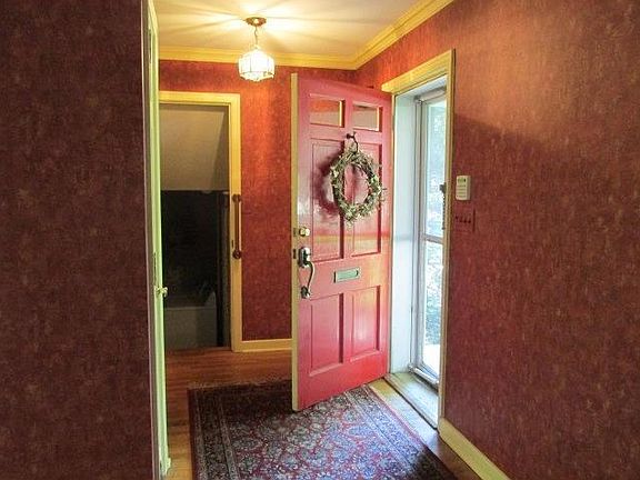 3rd image of 505 N Maple Ave
