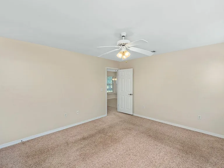 305 Parkwood Pl — Photo 18